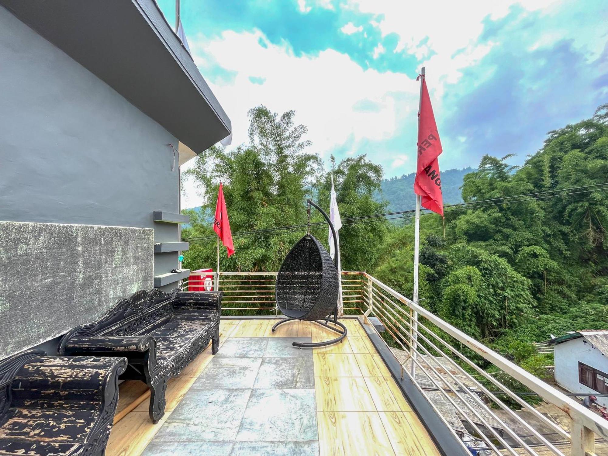 Hotel Rumah Bromo Redpartner Lambangkuning Exterior foto